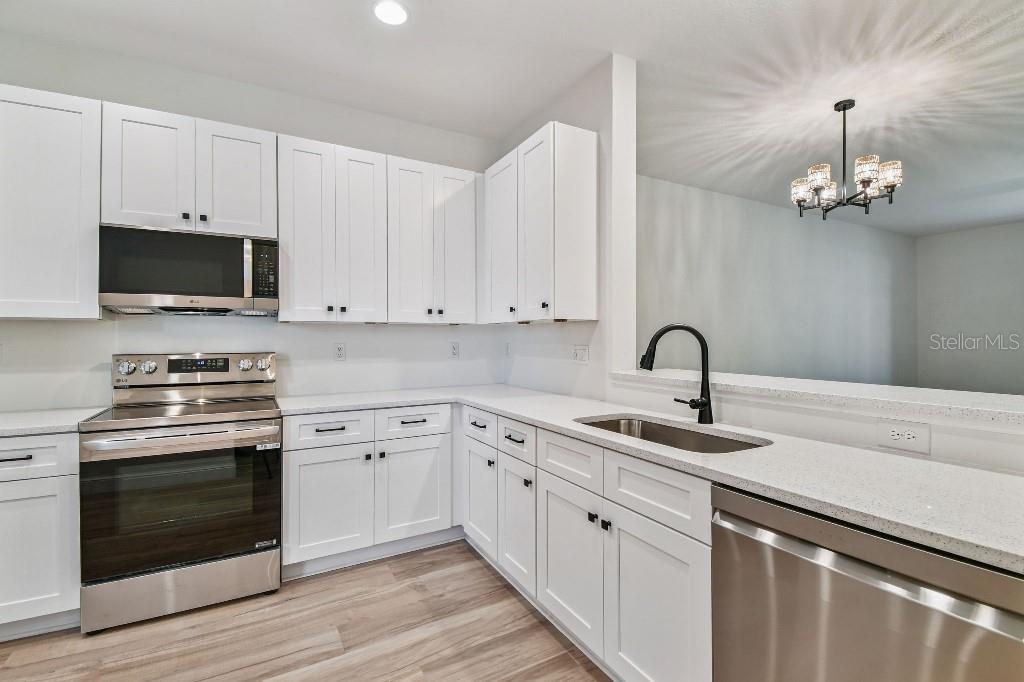 Image 11 of 53 For 527 Spring Lake Circle