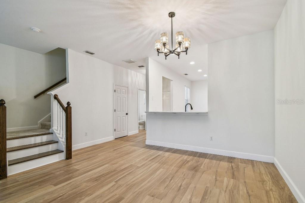 Image 13 of 53 For 527 Spring Lake Circle