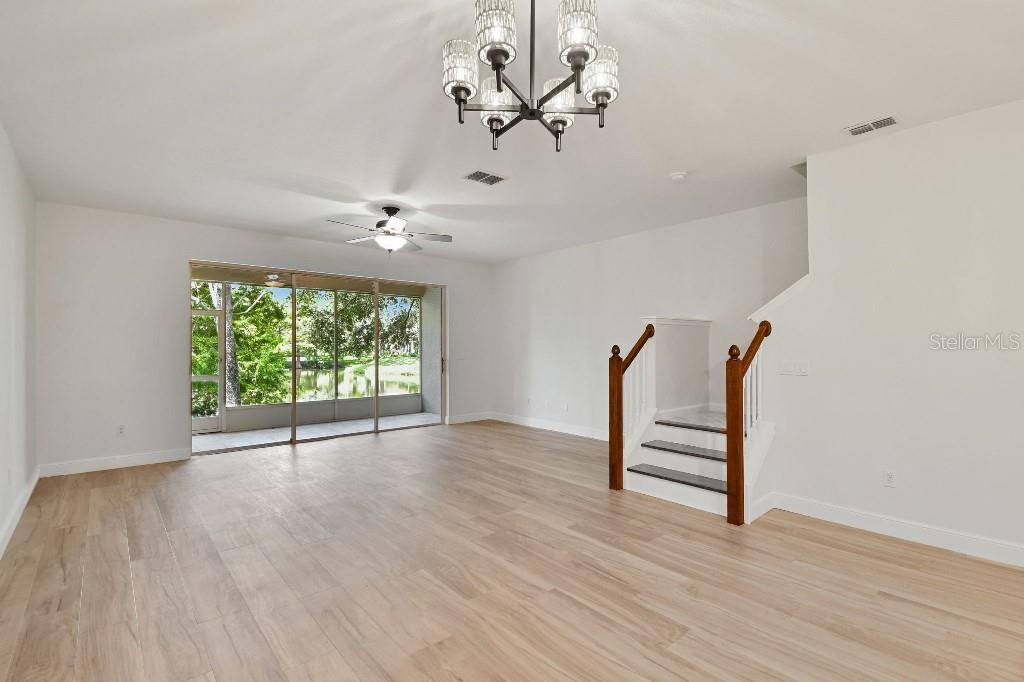 Image 14 of 53 For 527 Spring Lake Circle
