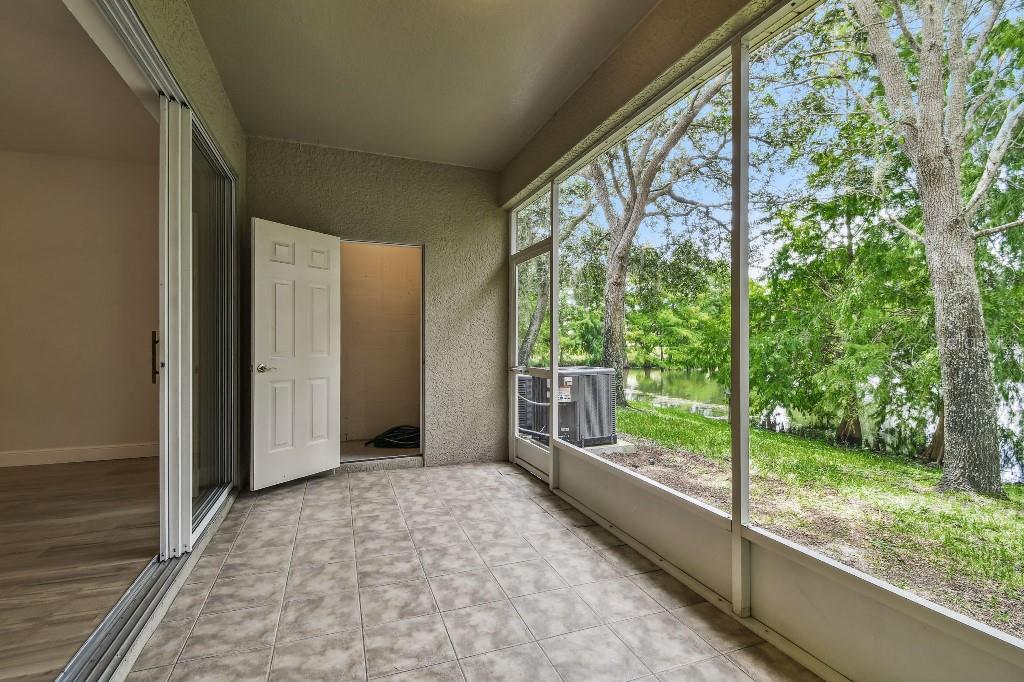 Image 20 of 53 For 527 Spring Lake Circle