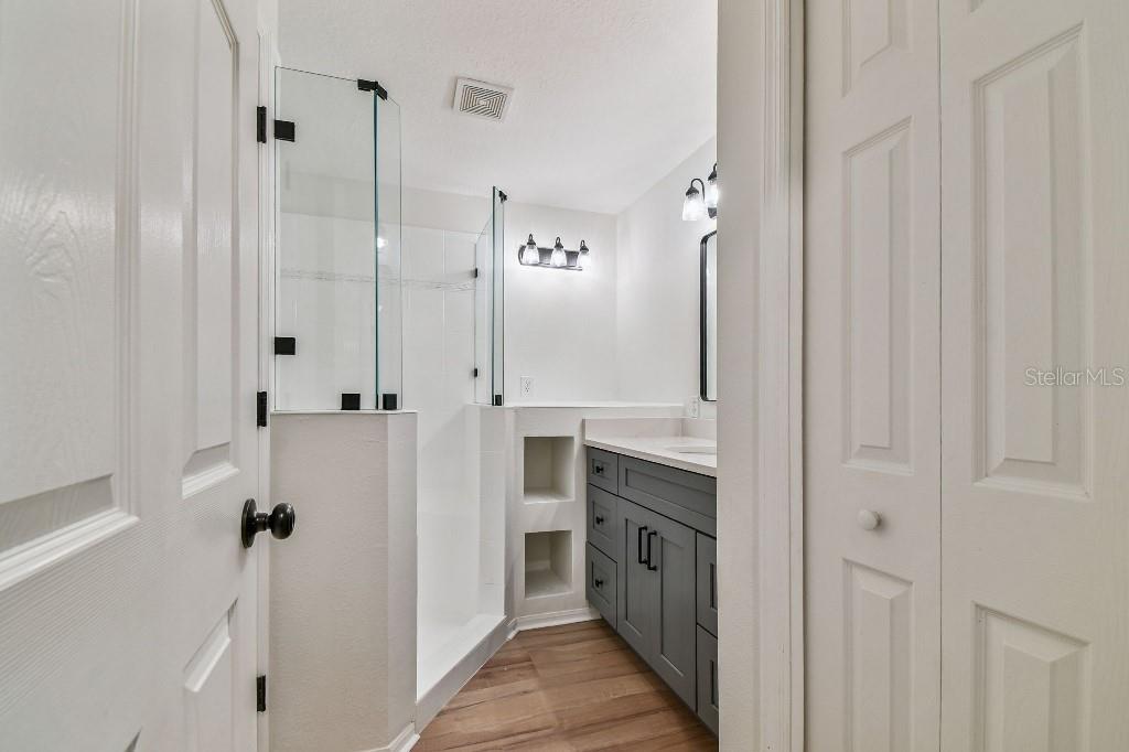 Image 30 of 53 For 527 Spring Lake Circle