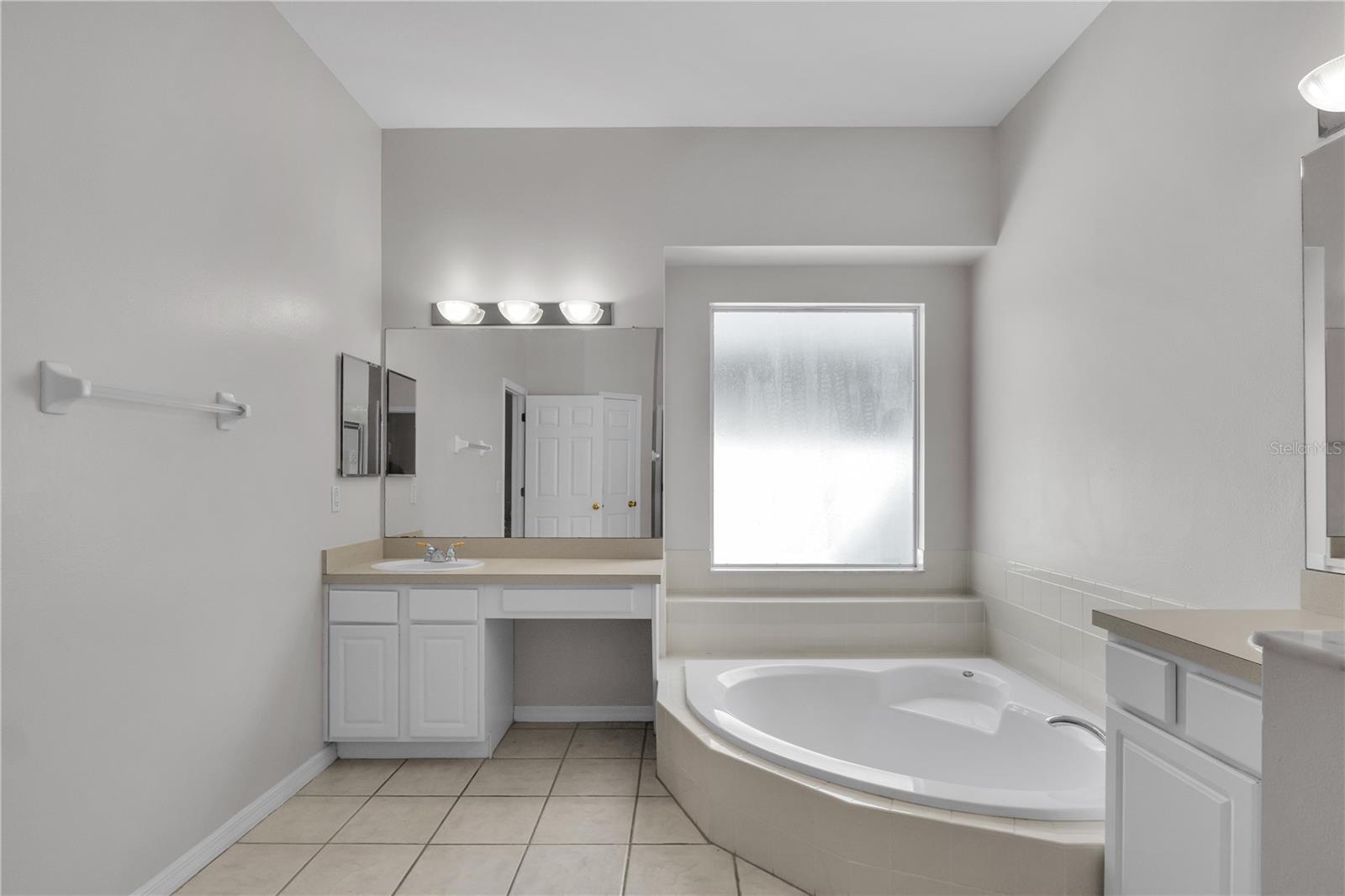 Image 29 of 48 For 18108 Sugar Brooke Drive