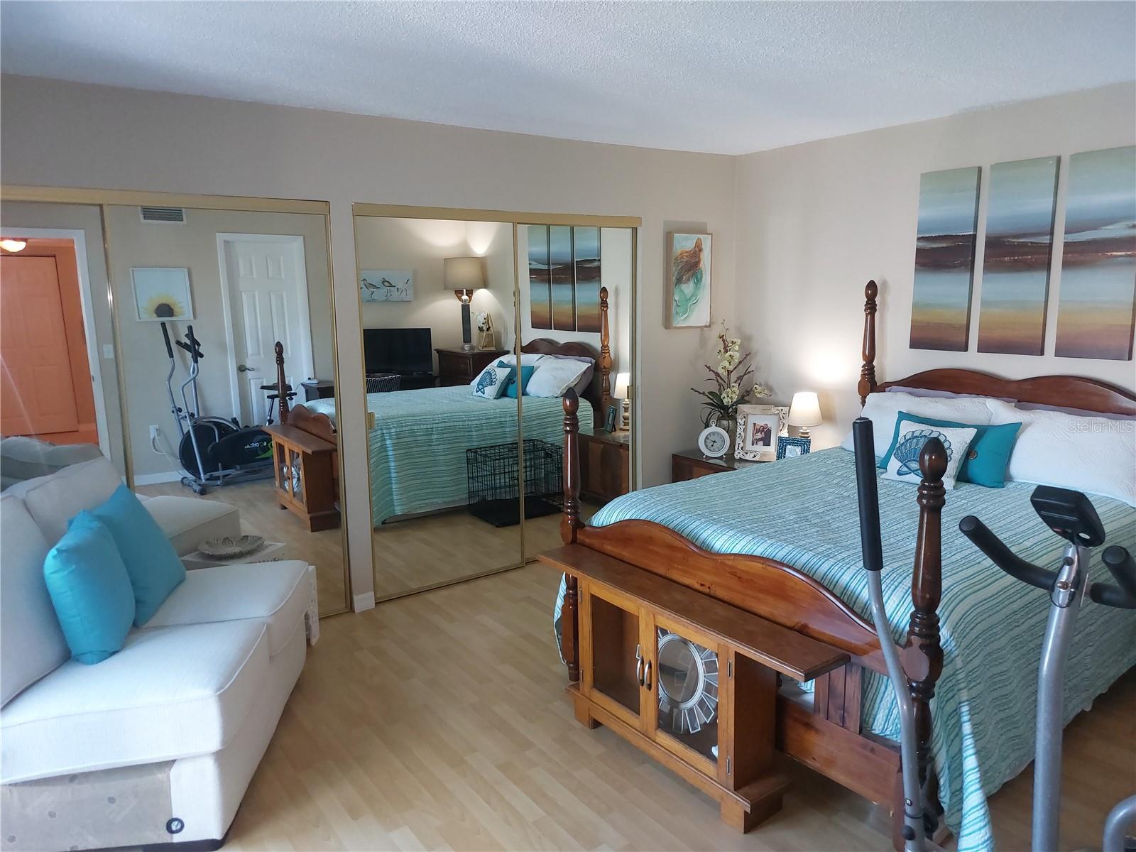 Image 21 of 33 For 9446 Tradewinds Avenue