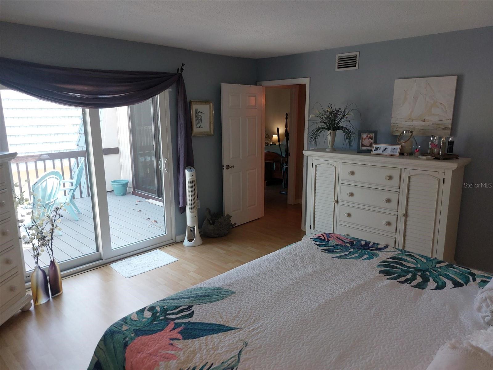 Image 25 of 33 For 9446 Tradewinds Avenue