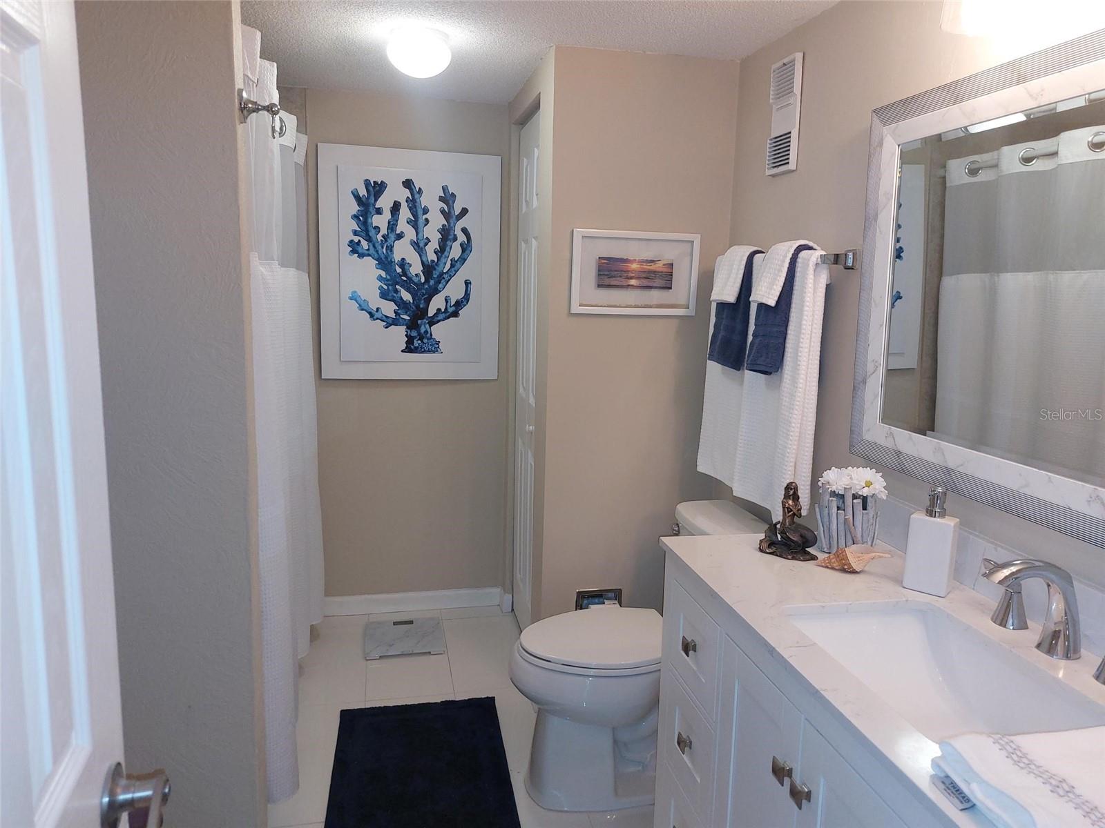 Image 26 of 33 For 9446 Tradewinds Avenue
