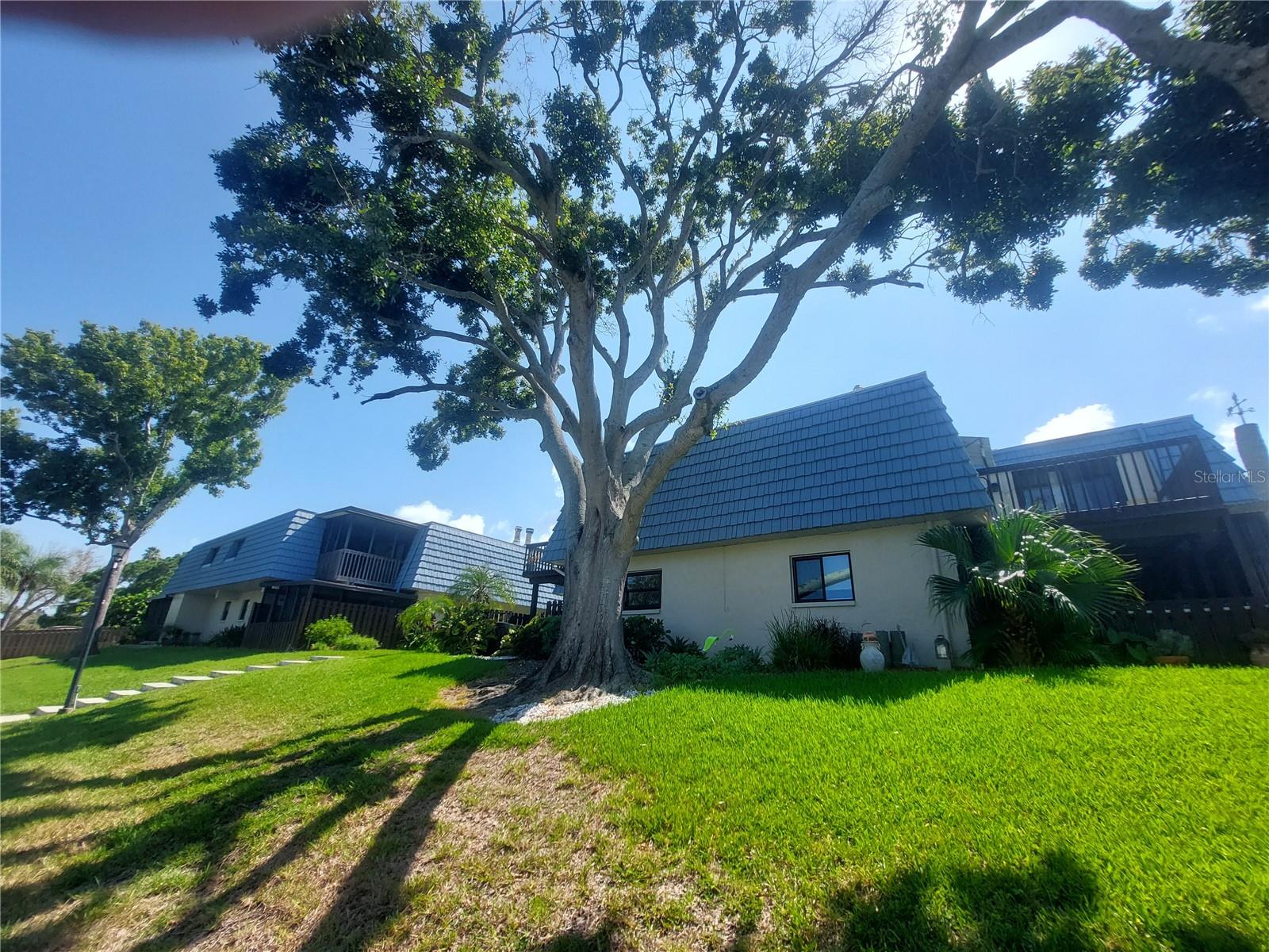 Image 32 of 33 For 9446 Tradewinds Avenue
