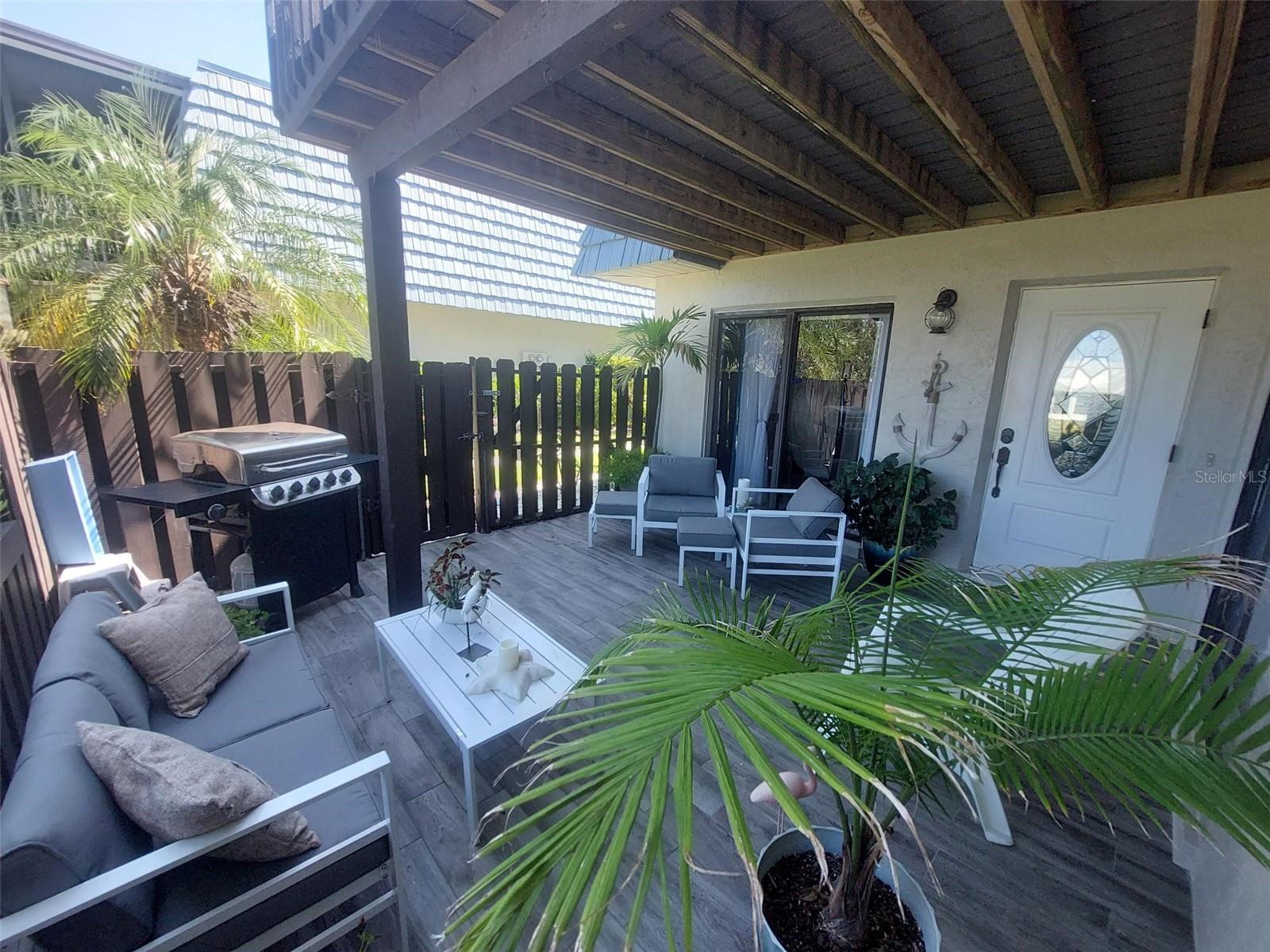 Image 5 of 33 For 9446 Tradewinds Avenue
