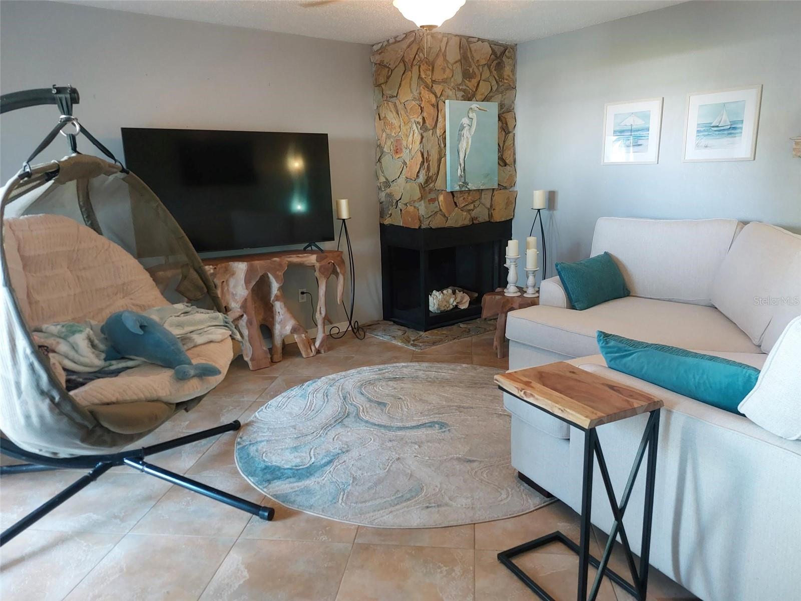 Image 6 of 33 For 9446 Tradewinds Avenue