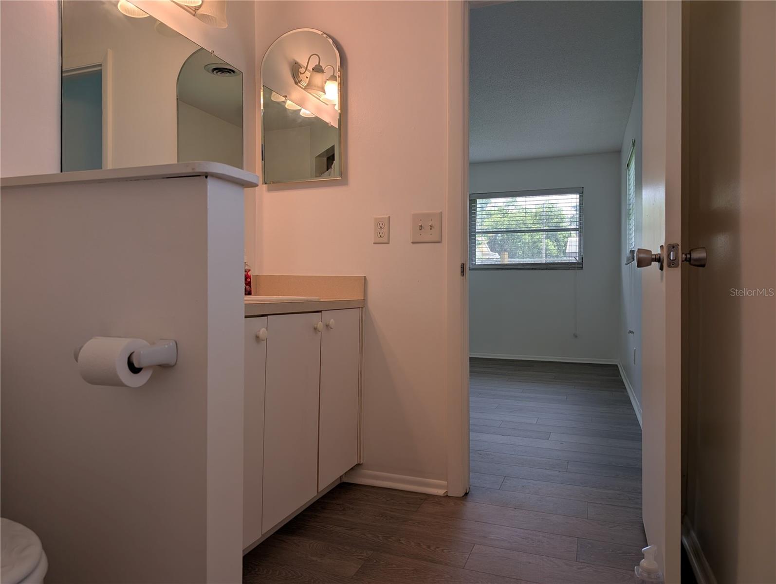 Image 11 of 34 For 857 De Soto Court