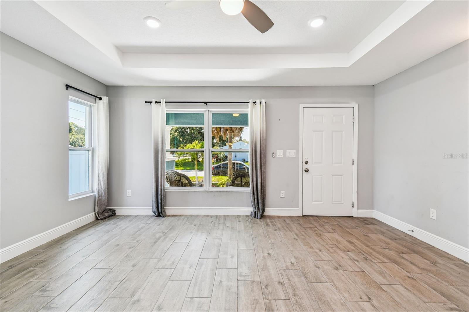 Image 12 of 59 For 2205 Quincy Street S