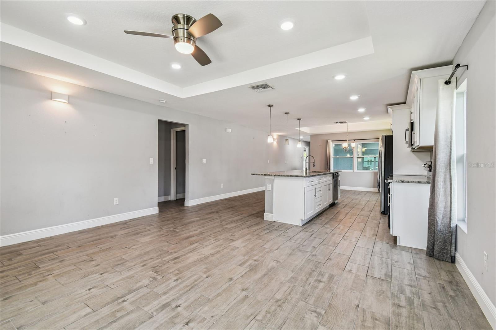 Image 14 of 59 For 2205 Quincy Street S