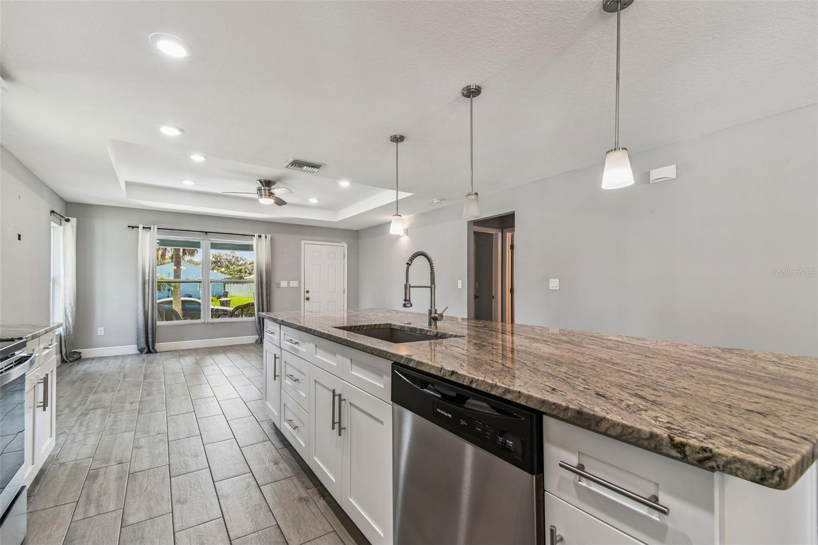 Image 18 of 59 For 2205 Quincy Street S