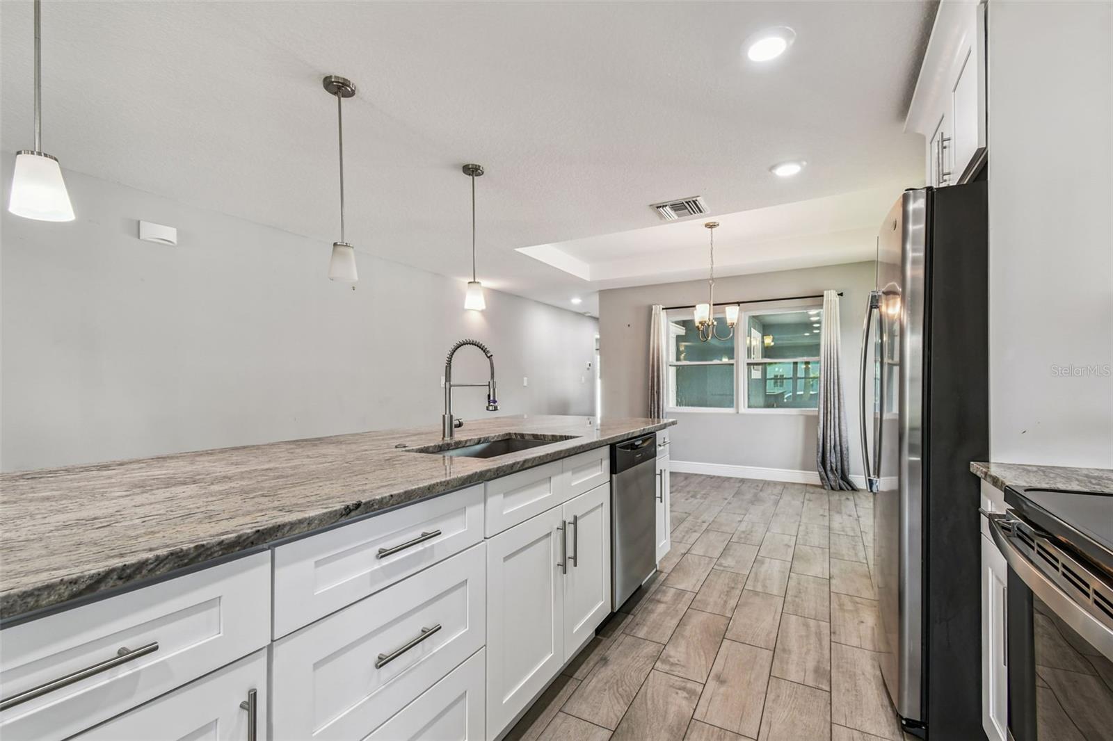 Image 20 of 59 For 2205 Quincy Street S