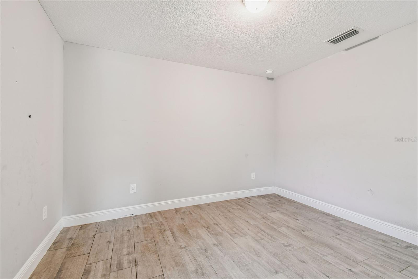 Image 40 of 59 For 2205 Quincy Street S