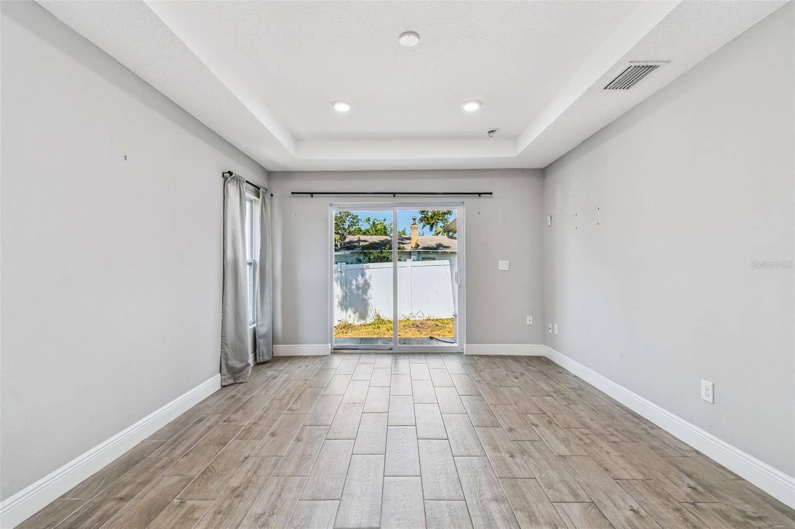 Image 42 of 59 For 2205 Quincy Street S