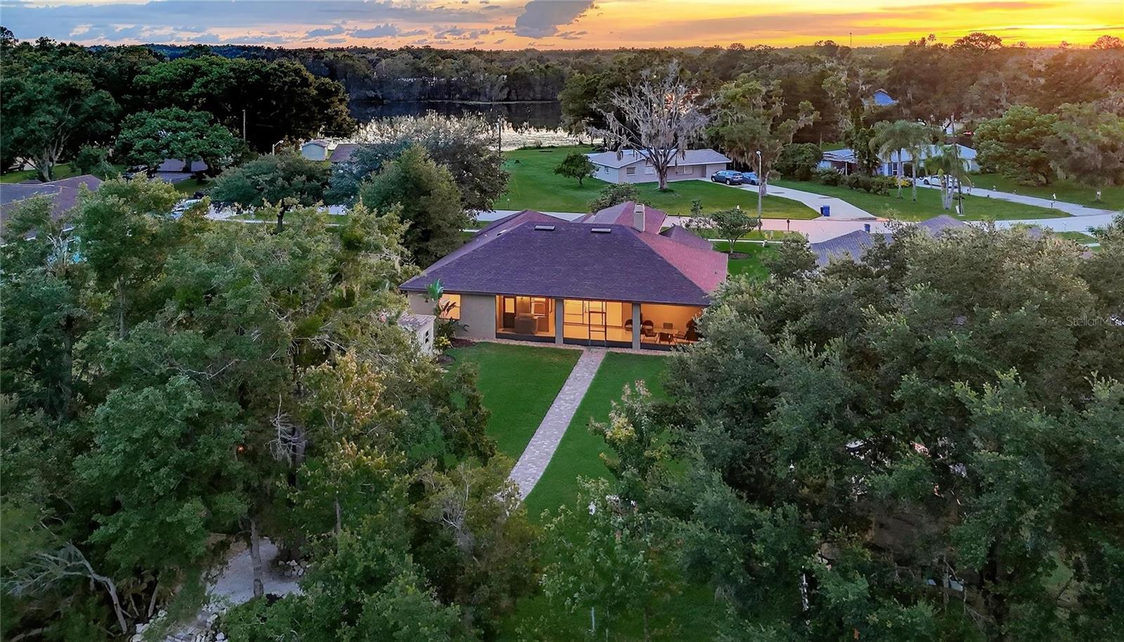 Listing photo id 45 for 6428 Barcellona Road