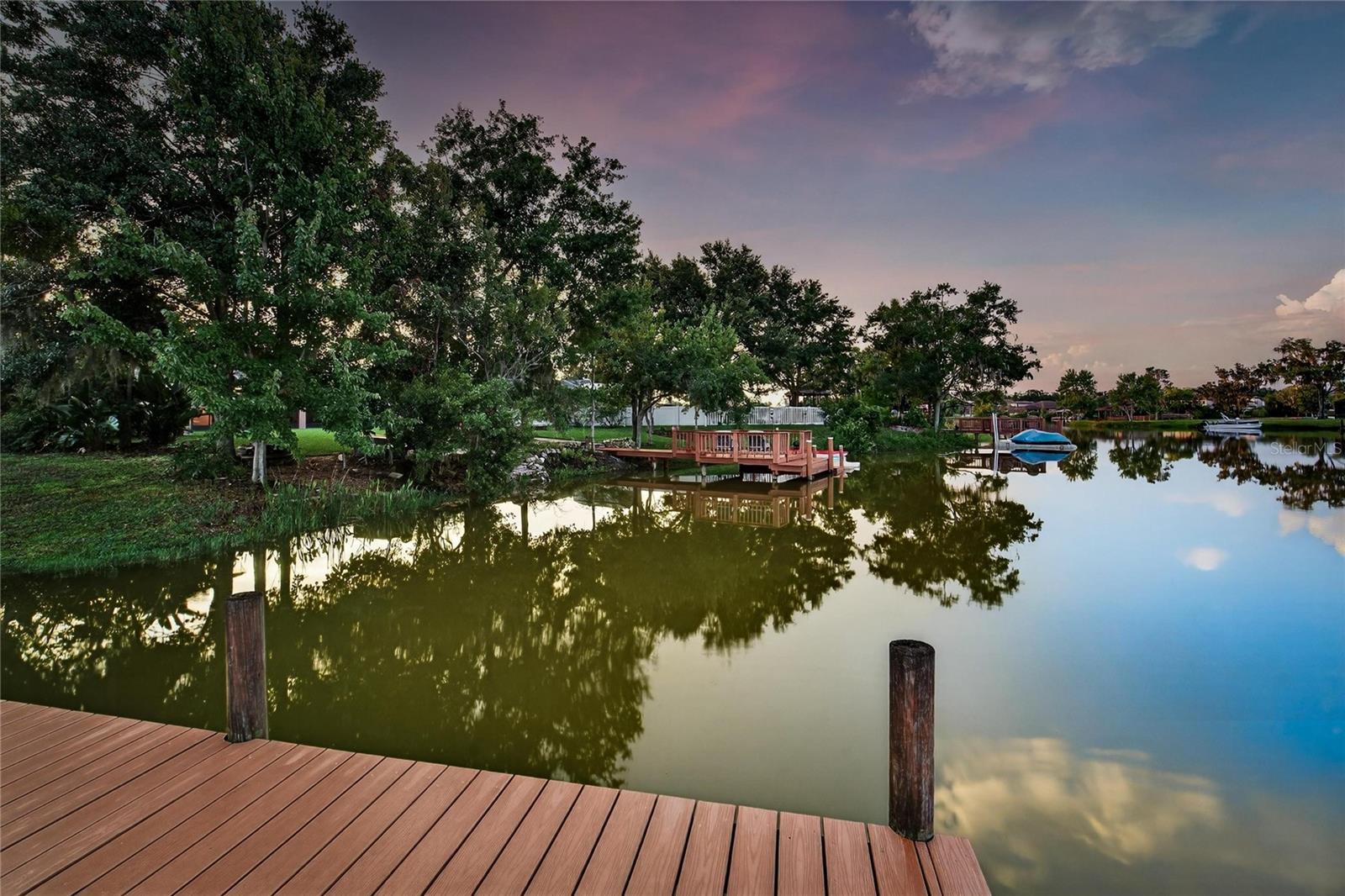 Listing photo id 49 for 6428 Barcellona Road