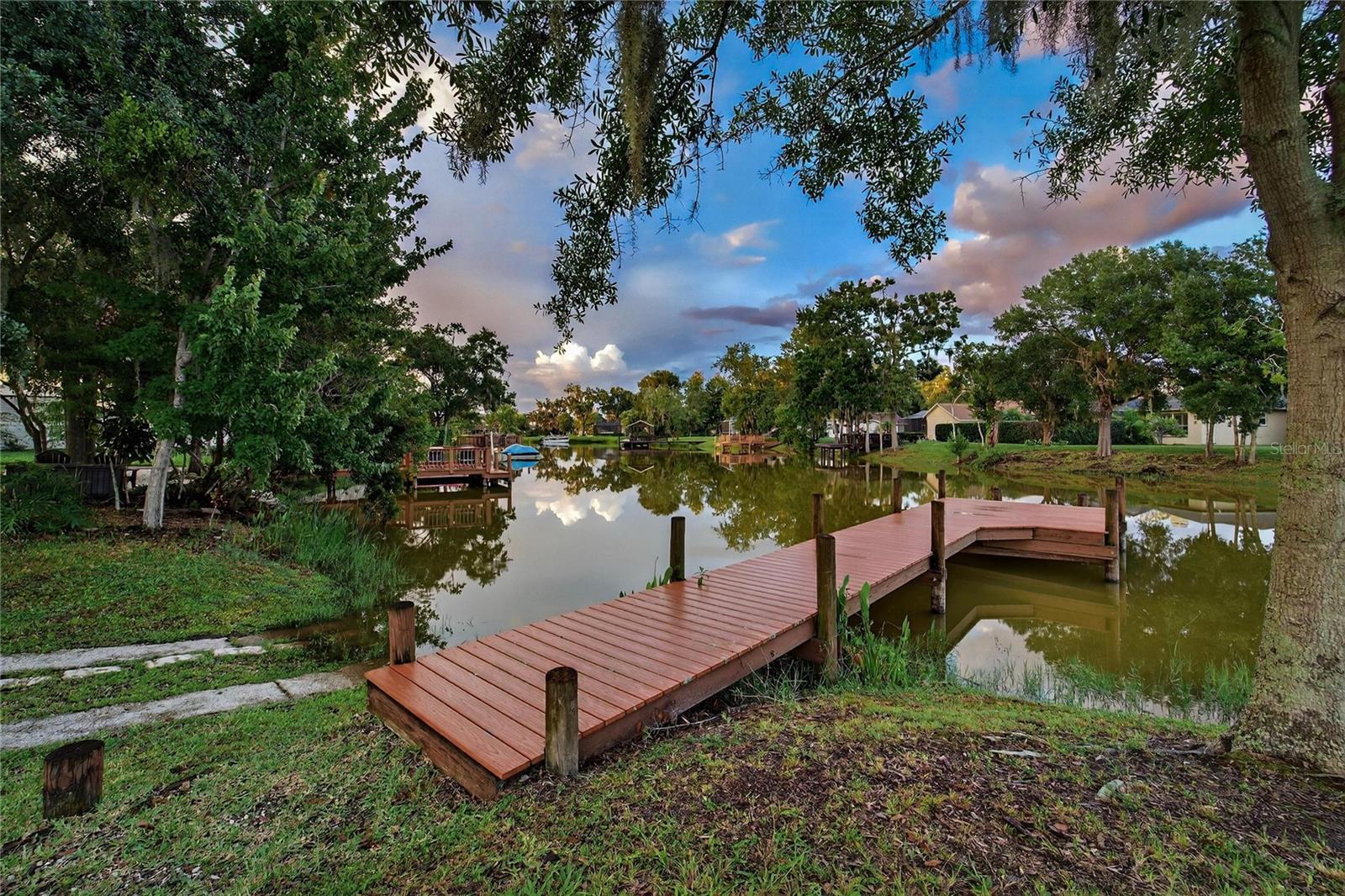 Listing photo id 50 for 6428 Barcellona Road