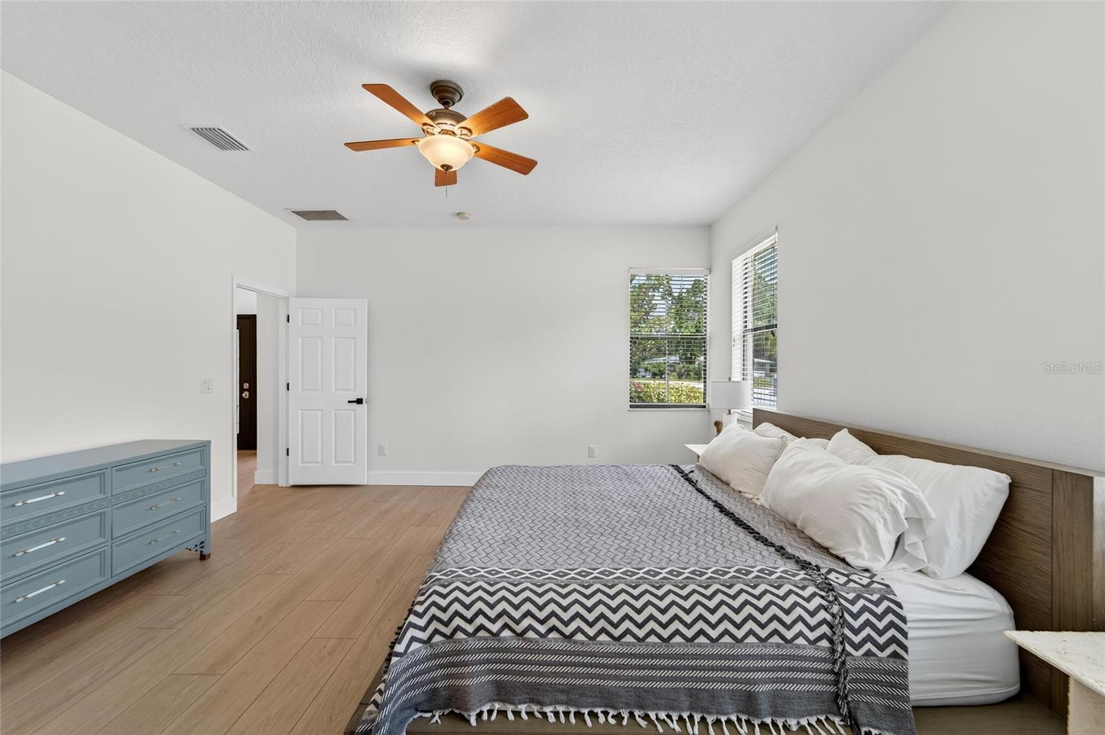 Image 9 of 30 For 6428 Barcellona Road