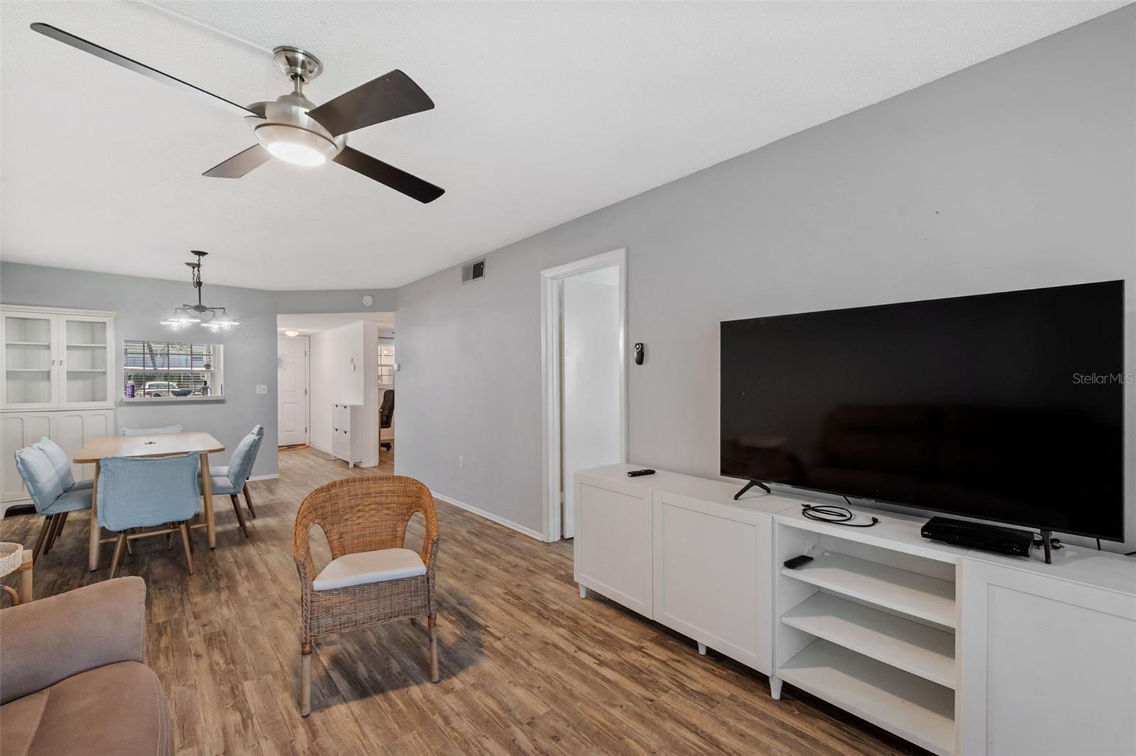 Image 17 of 36 For 870 Virginia Street 113
