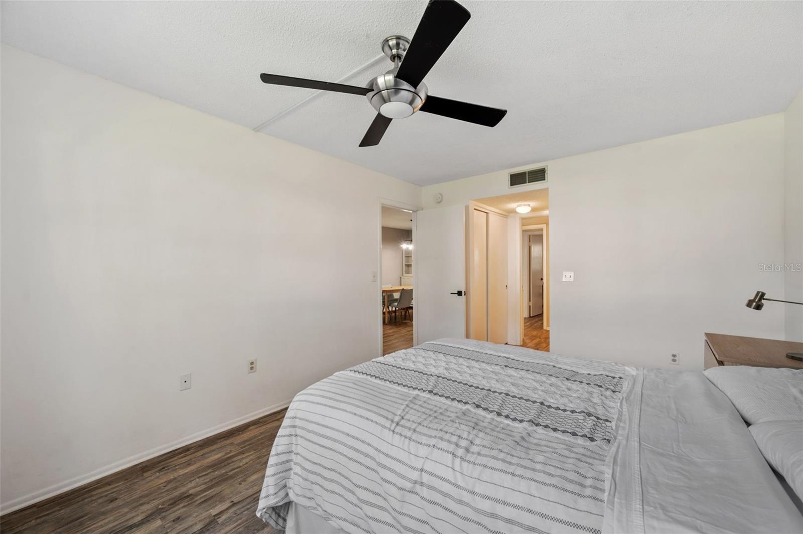 Image 20 of 36 For 870 Virginia Street 113