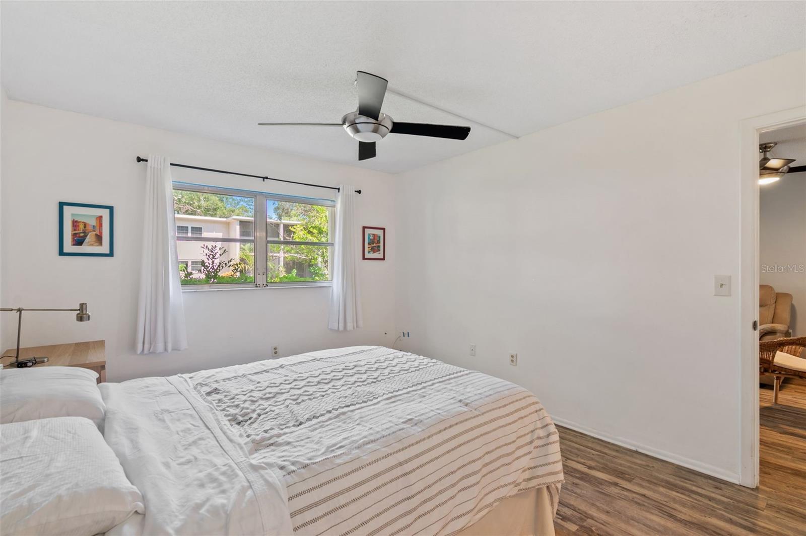 Image 21 of 36 For 870 Virginia Street 113