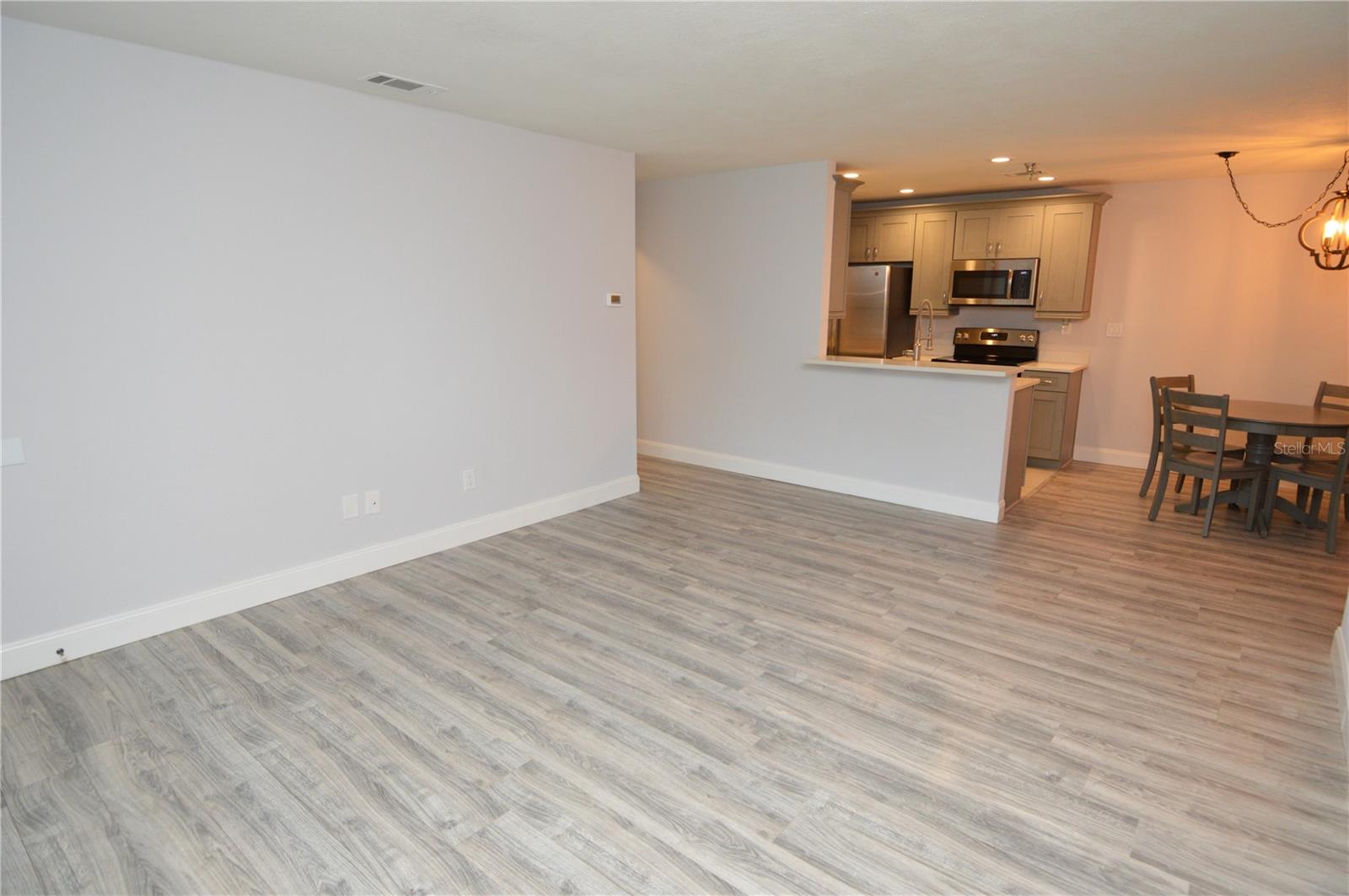 Image 13 of 97 For 10265 Gandy Boulevard N 1407
