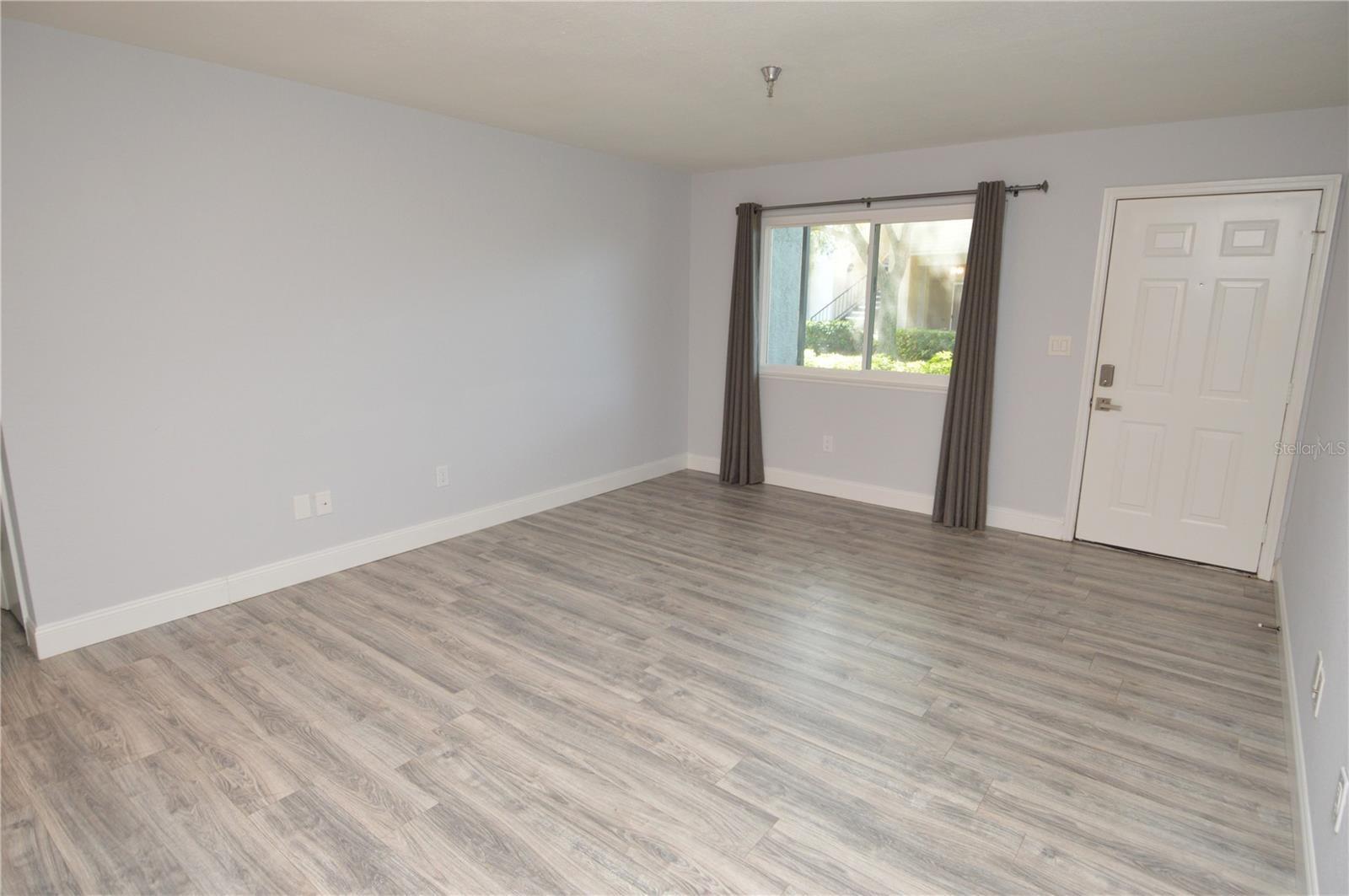 Image 17 of 97 For 10265 Gandy Boulevard N 1407