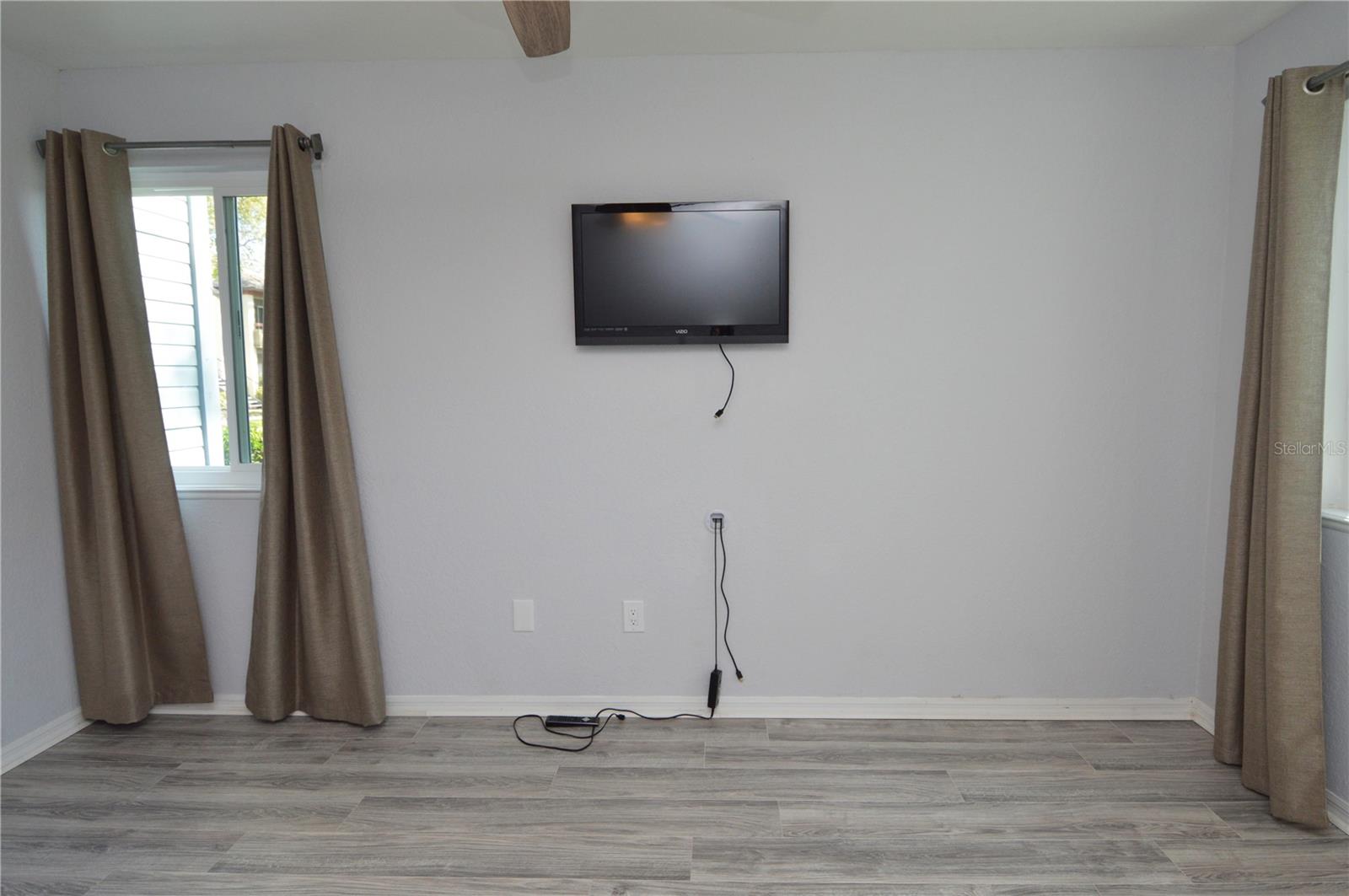Image 22 of 97 For 10265 Gandy Boulevard N 1407