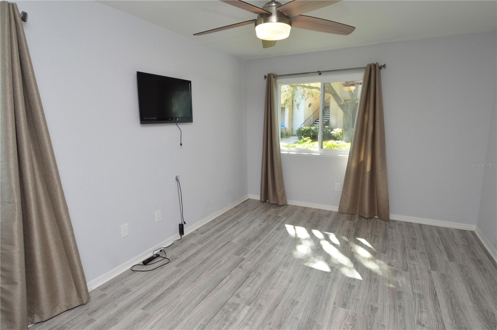 Image 23 of 97 For 10265 Gandy Boulevard N 1407
