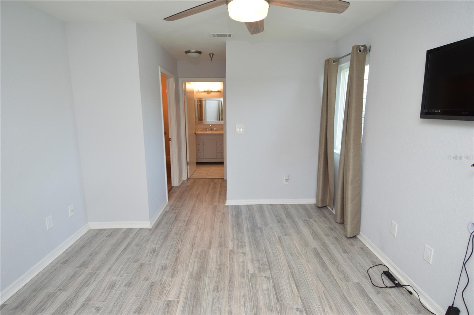 Image 25 of 97 For 10265 Gandy Boulevard N 1407