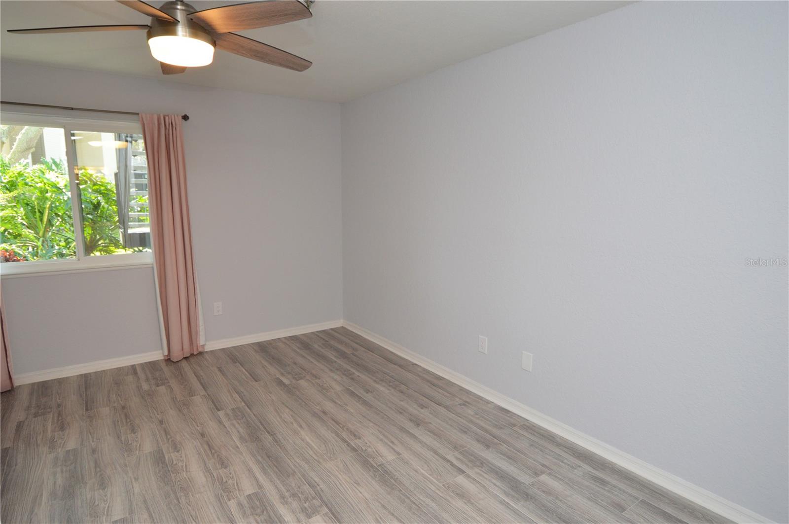 Image 33 of 97 For 10265 Gandy Boulevard N 1407