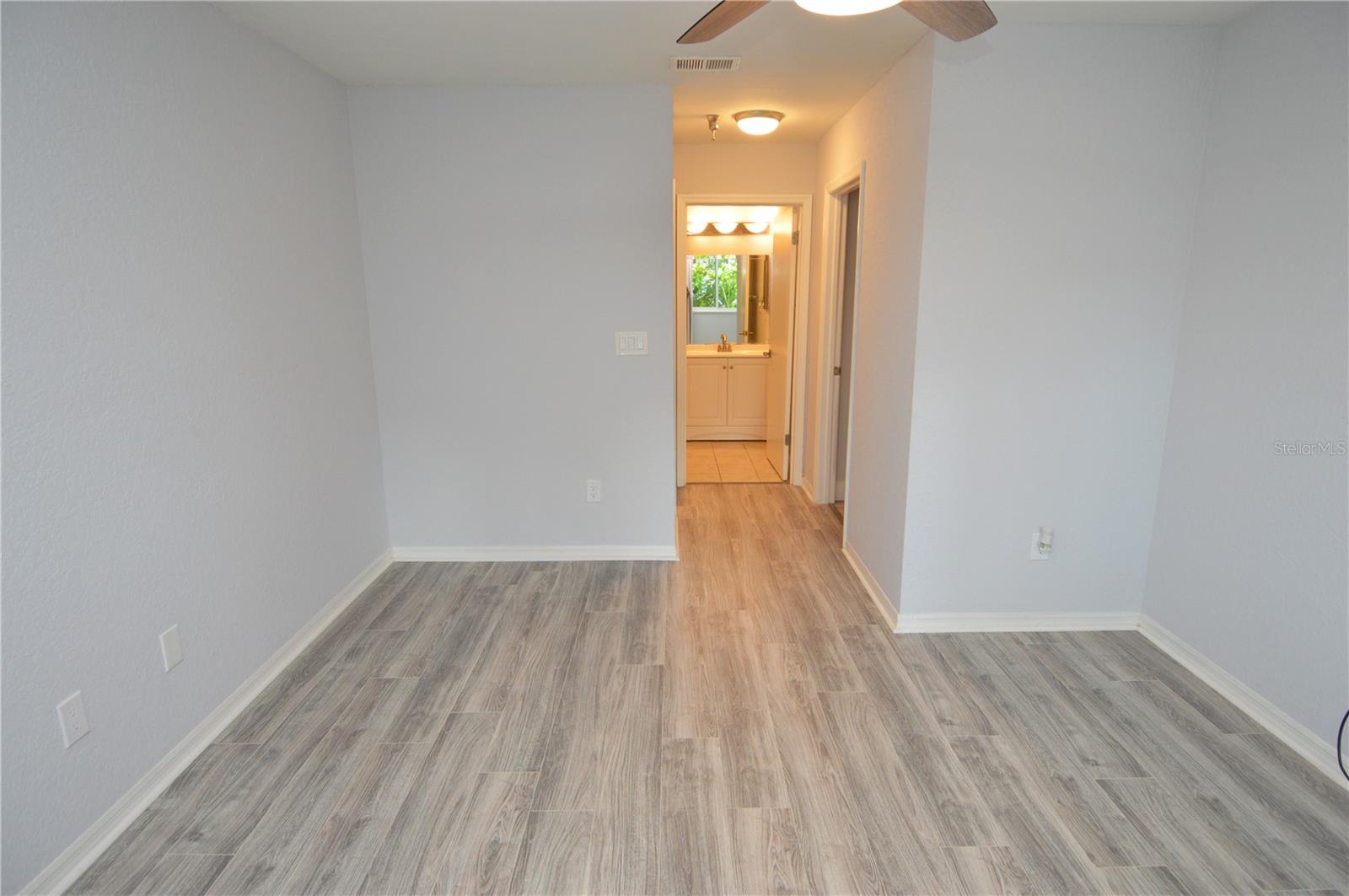 Image 39 of 97 For 10265 Gandy Boulevard N 1407