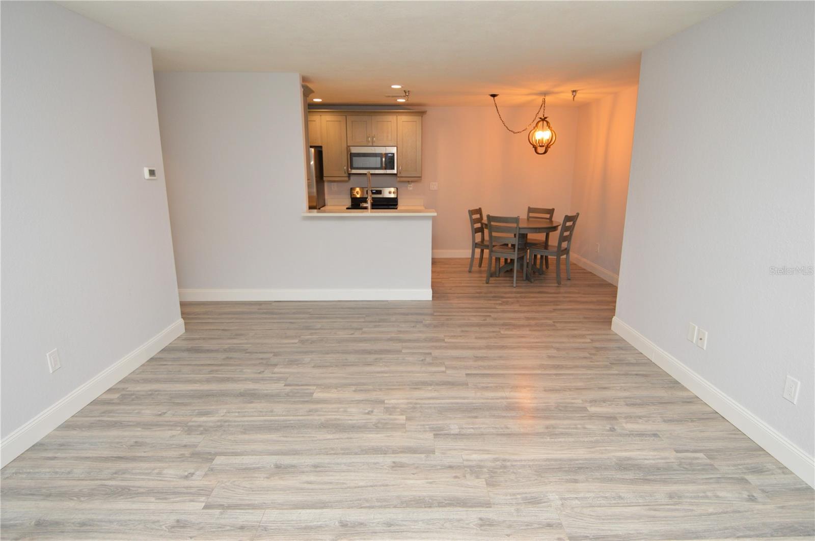 Image 4 of 97 For 10265 Gandy Boulevard N 1407