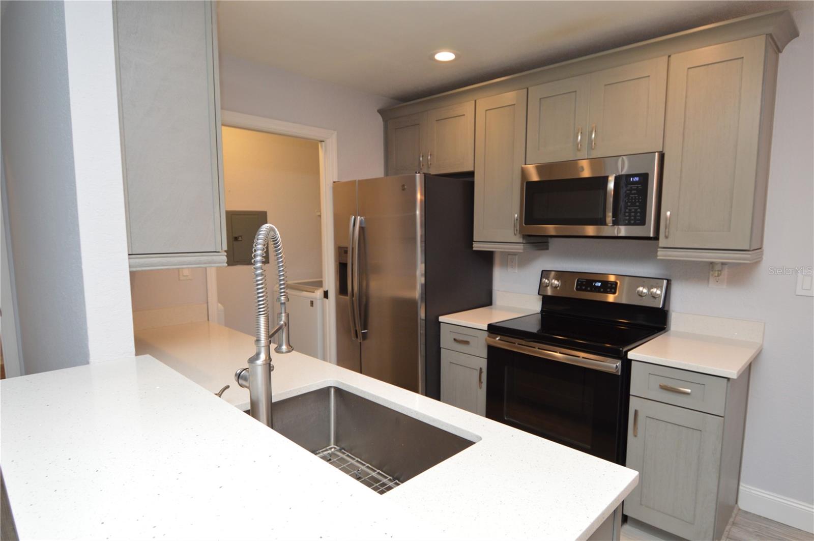 Image 5 of 97 For 10265 Gandy Boulevard N 1407