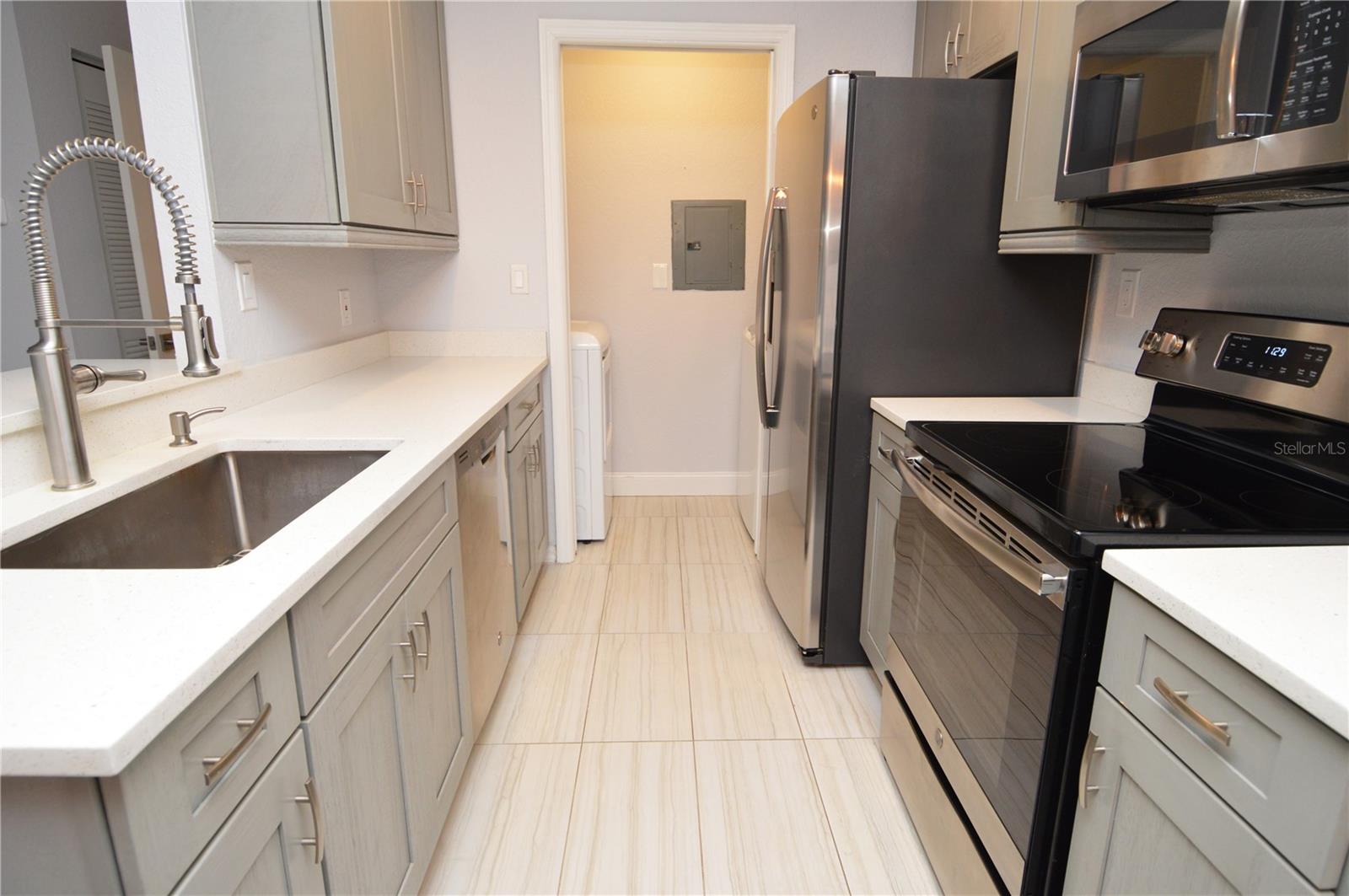 Image 6 of 97 For 10265 Gandy Boulevard N 1407