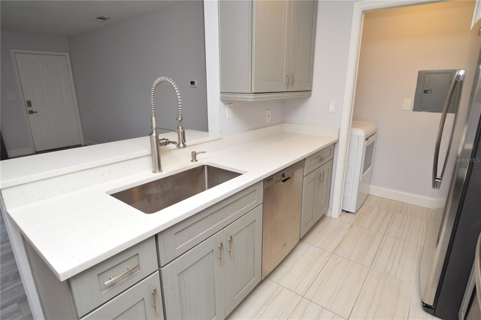 Image 7 of 97 For 10265 Gandy Boulevard N 1407