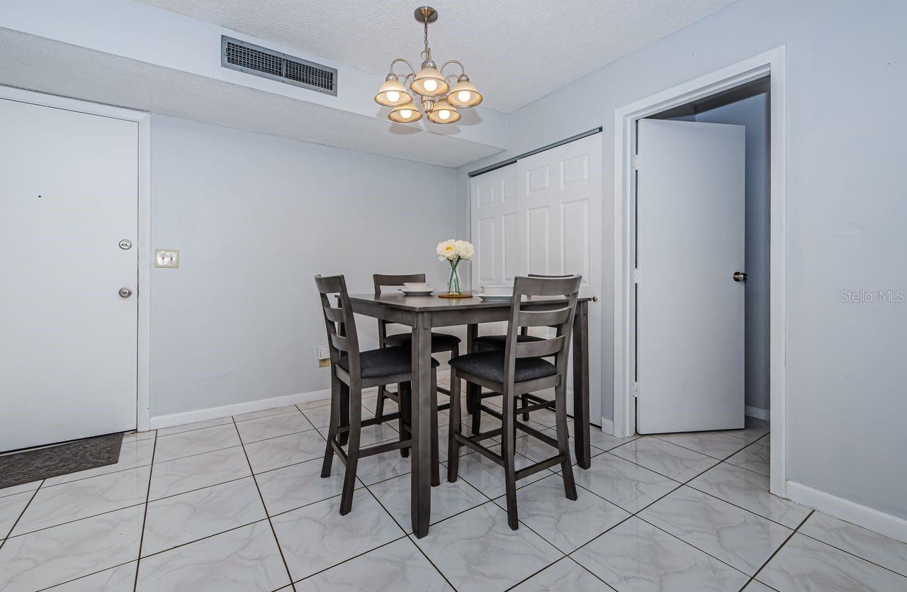 Image 15 of 38 For 801 Russell Lane 255