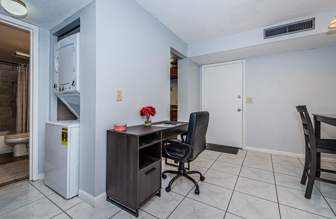 Image 17 of 38 For 801 Russell Lane 255