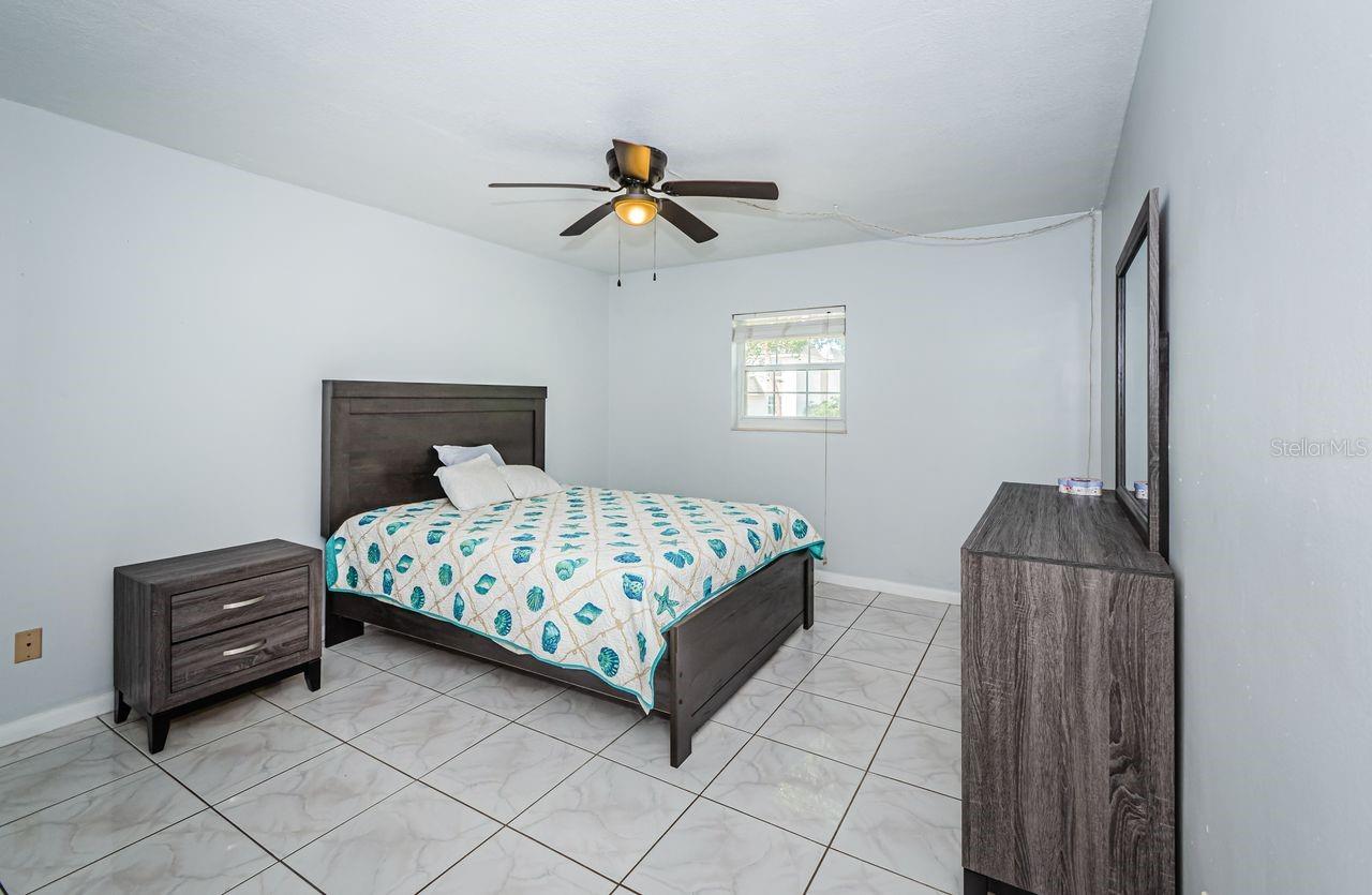 Image 18 of 38 For 801 Russell Lane 255