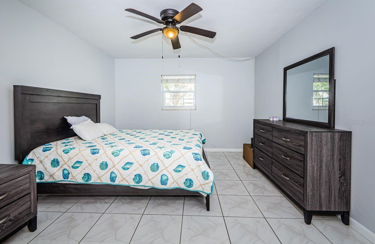 Image 19 of 38 For 801 Russell Lane 255
