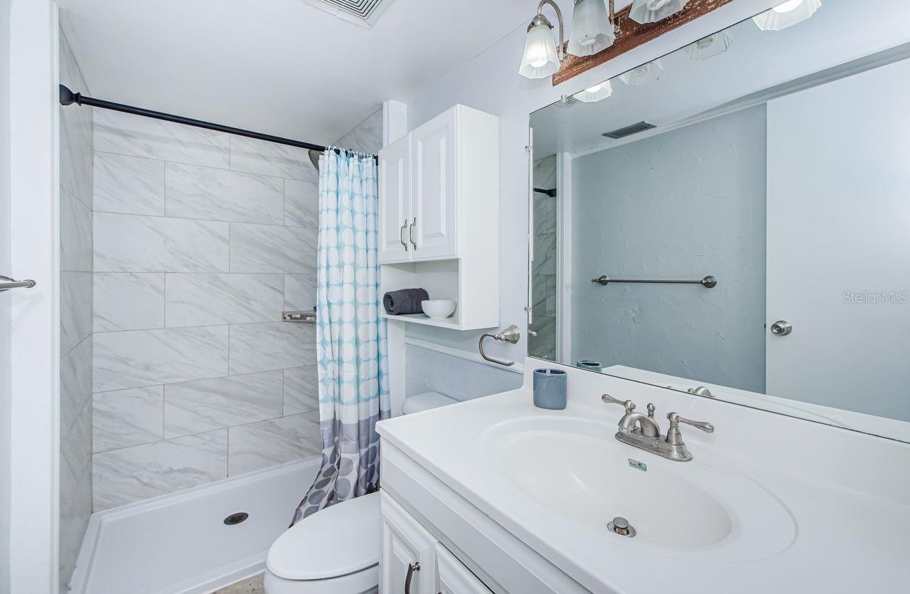 Image 22 of 38 For 801 Russell Lane 255