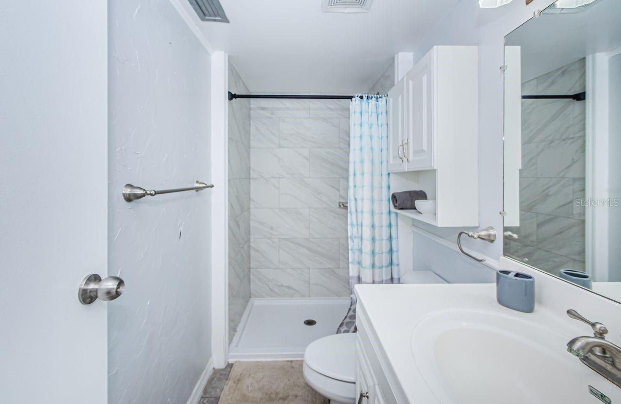 Image 23 of 38 For 801 Russell Lane 255