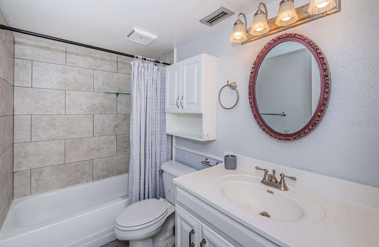 Image 26 of 38 For 801 Russell Lane 255