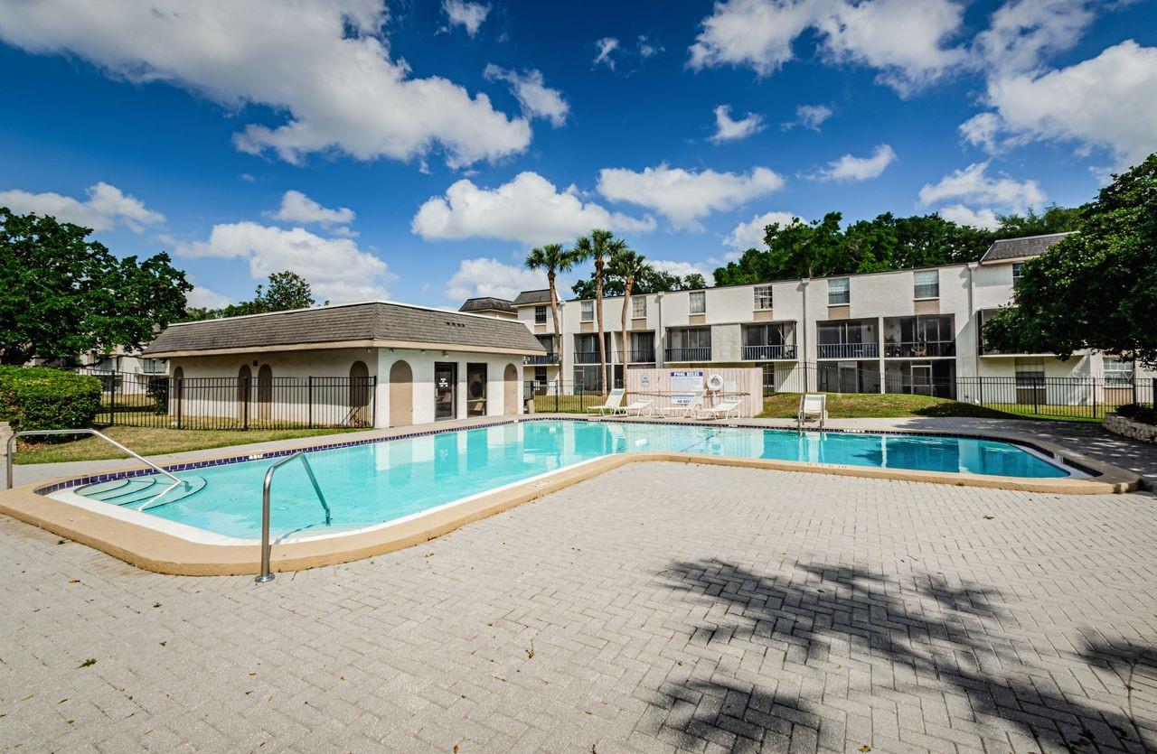 Image 36 of 38 For 801 Russell Lane 255