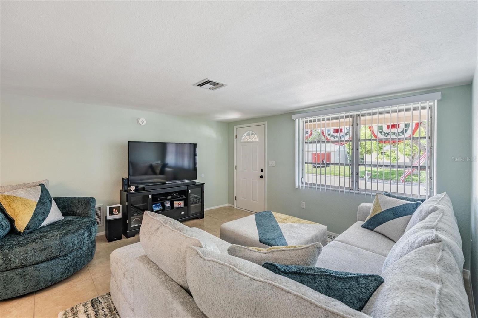 Image 5 of 34 For 9330 Saint Regis Lane