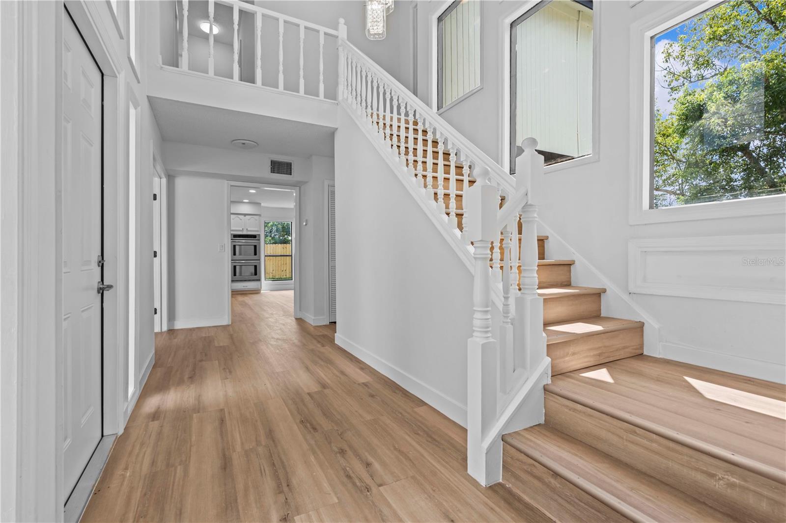 Image 10 of 60 For 10296 Horizon Drive