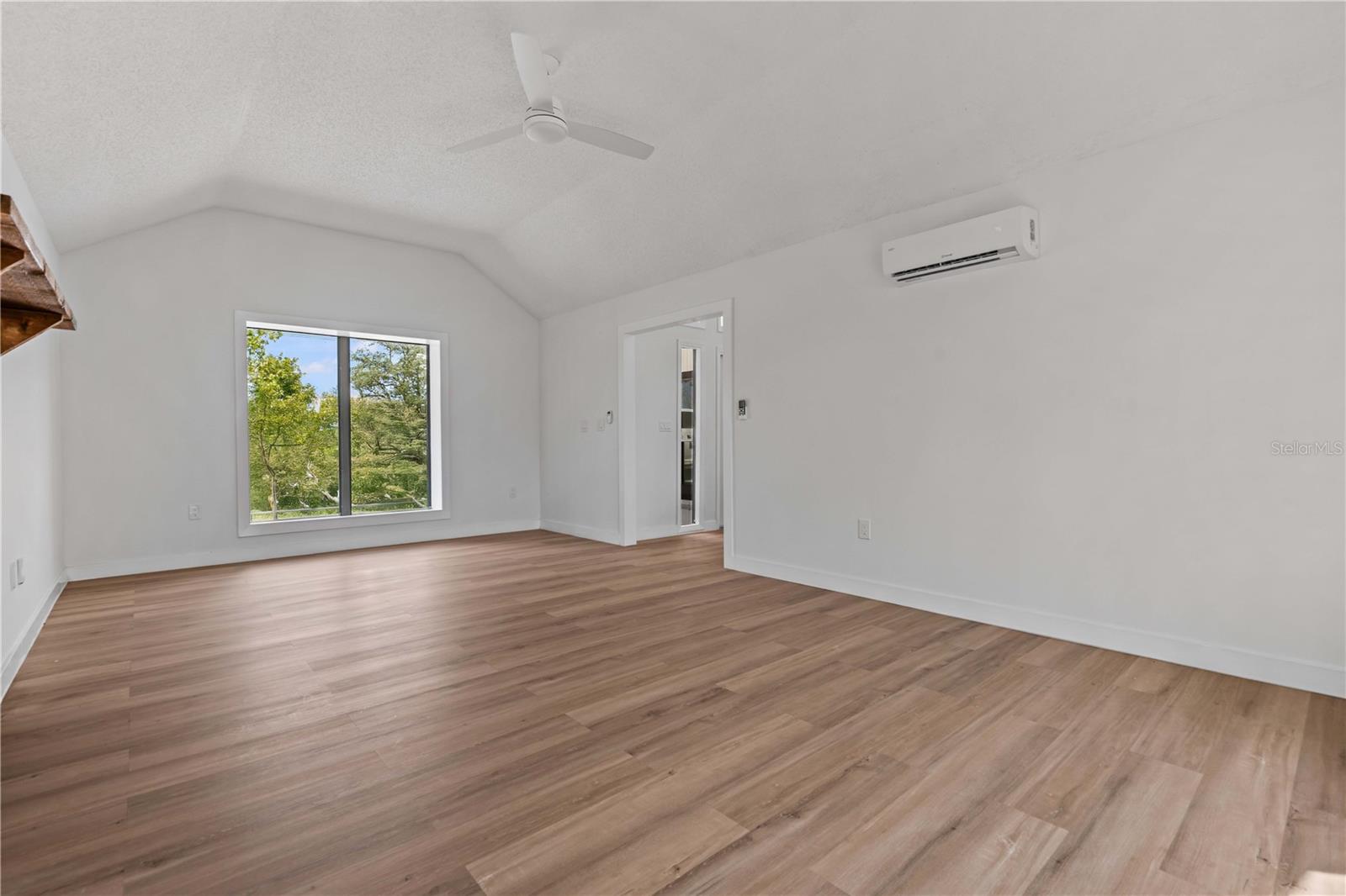 Image 11 of 60 For 10296 Horizon Drive