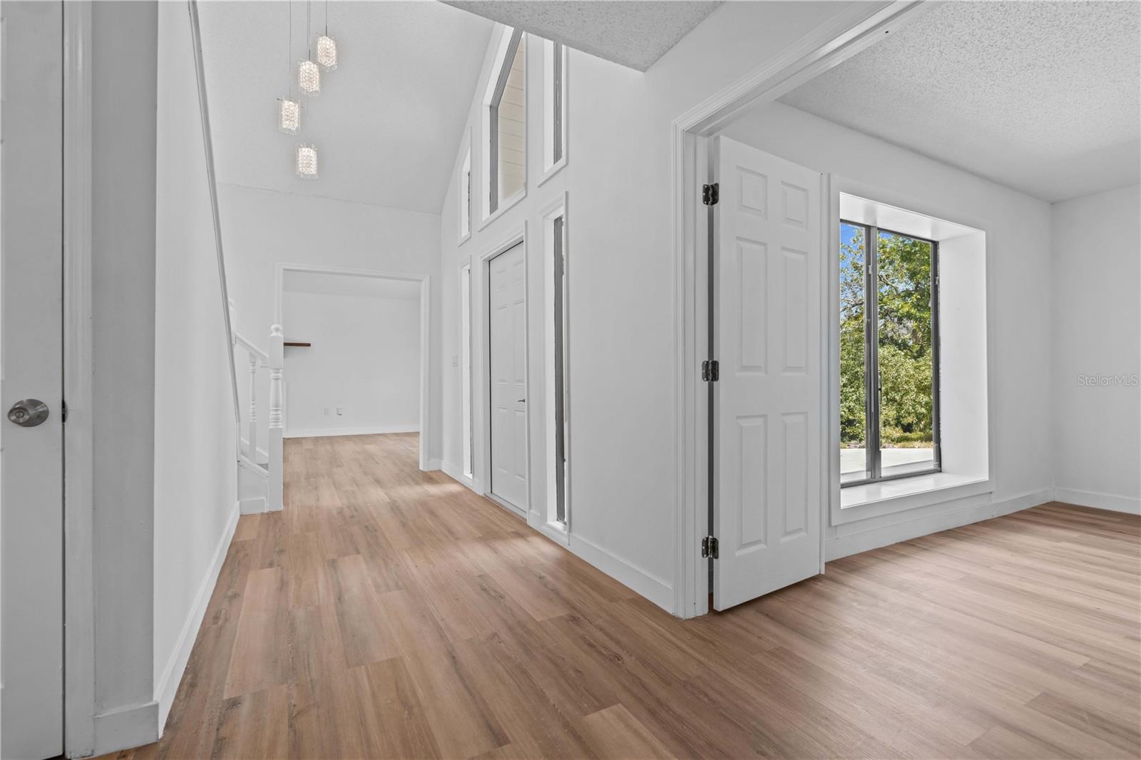 Image 12 of 60 For 10296 Horizon Drive