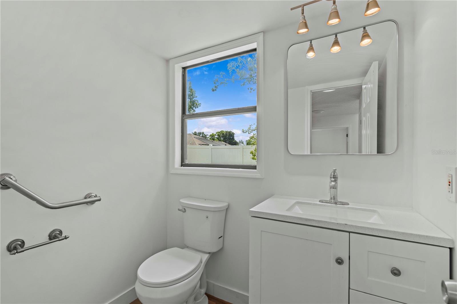 Image 16 of 60 For 10296 Horizon Drive